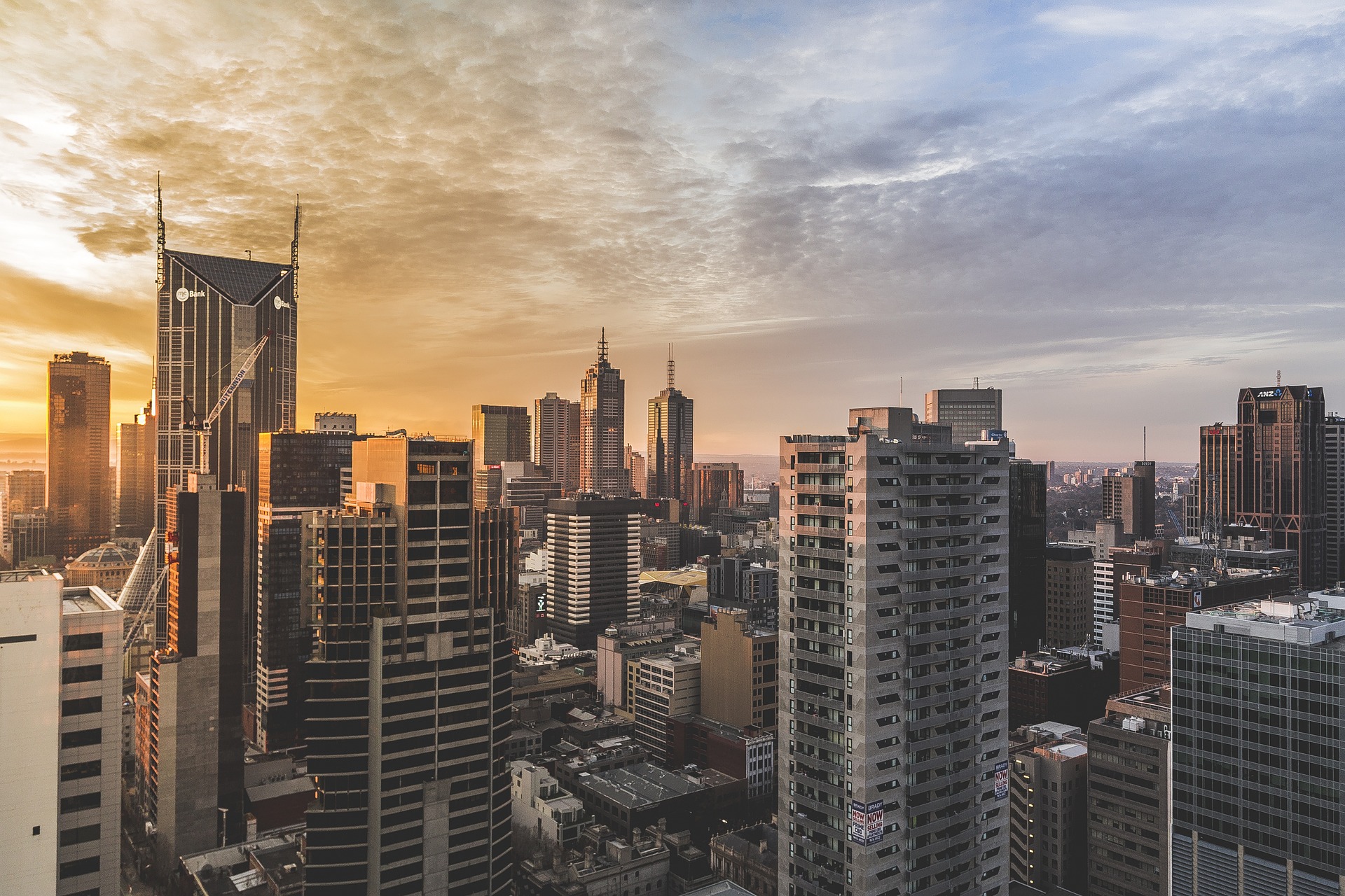 buildings-1867772_1920